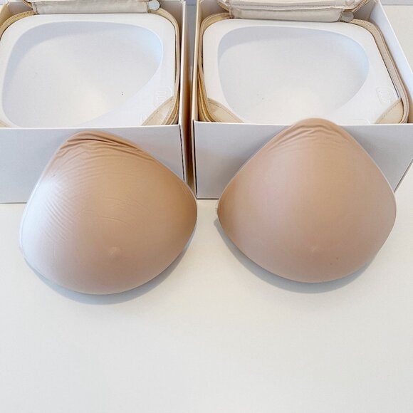 Amoena Prosthetic Breast Forms for Mastectomy, Set of 2, Natura Xtra Light 2S - Picture 4 of 5